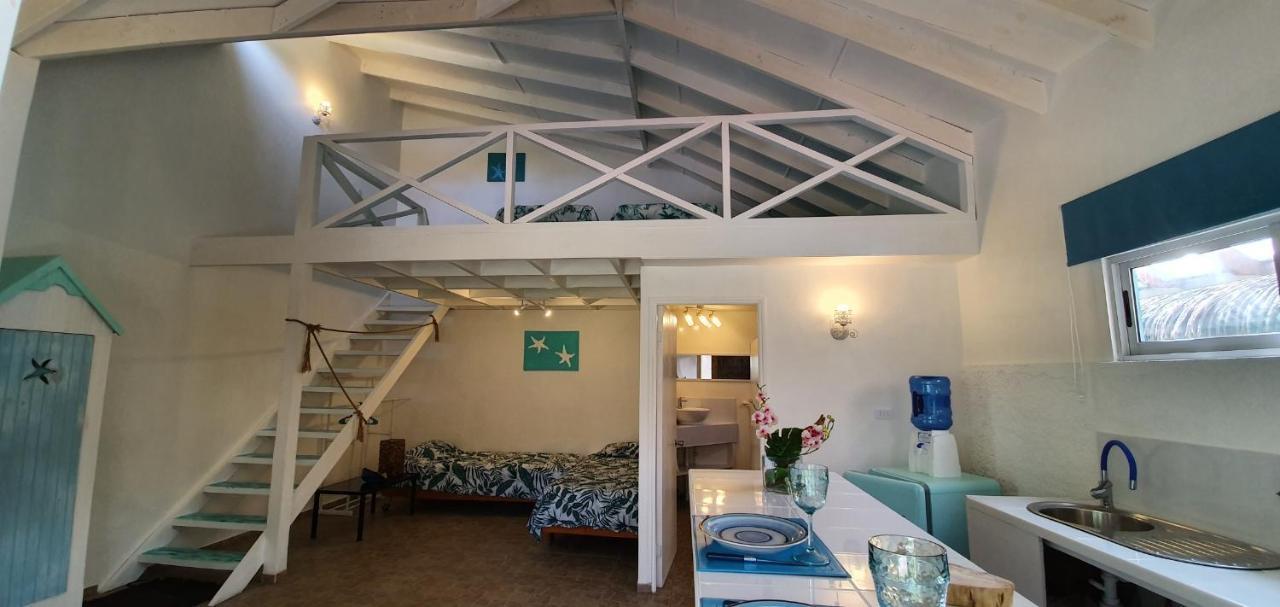 Hotel & Apartments "Chez Hiva" 앙가로아 외부 사진
