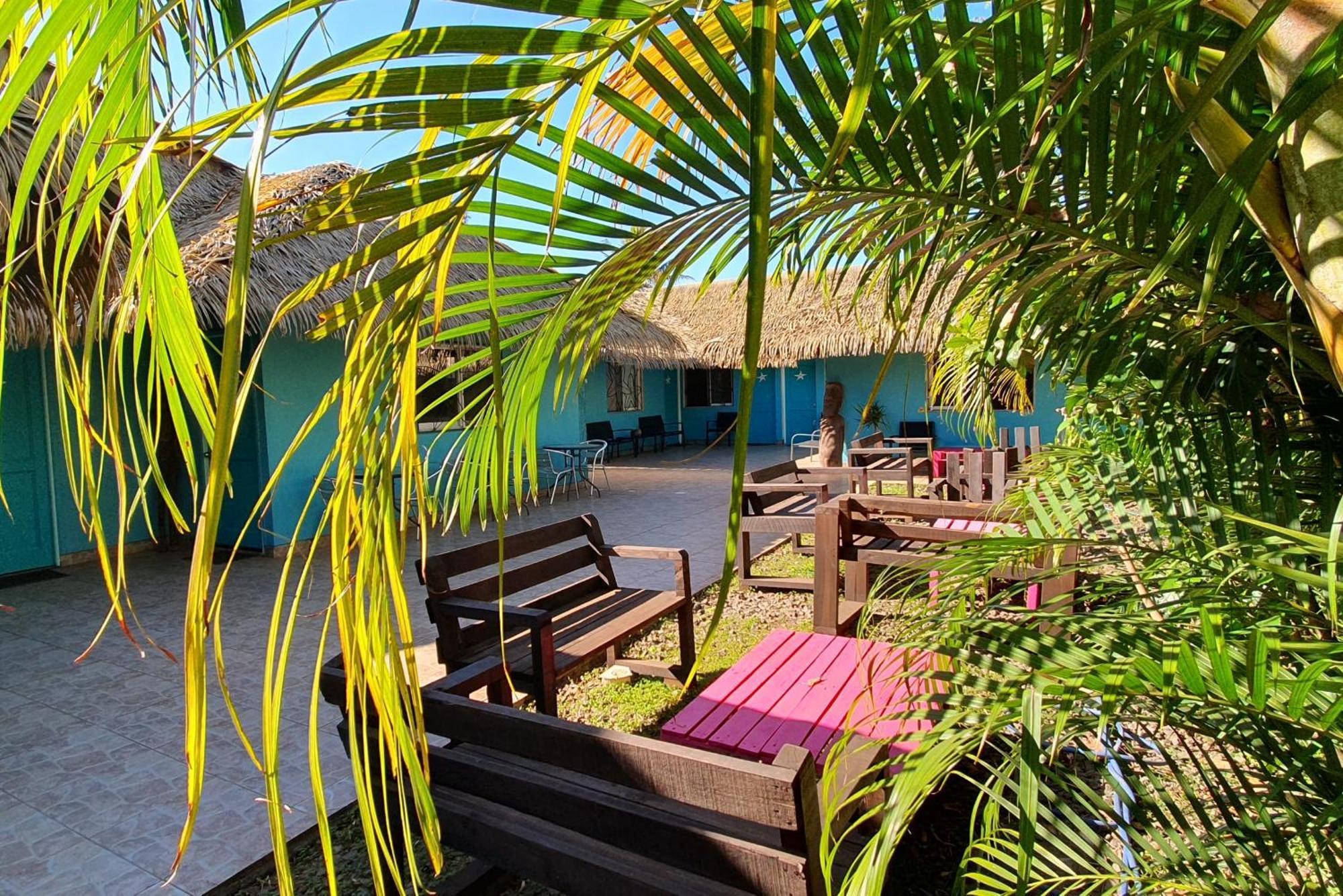 Hotel & Apartments "Chez Hiva" 앙가로아 외부 사진