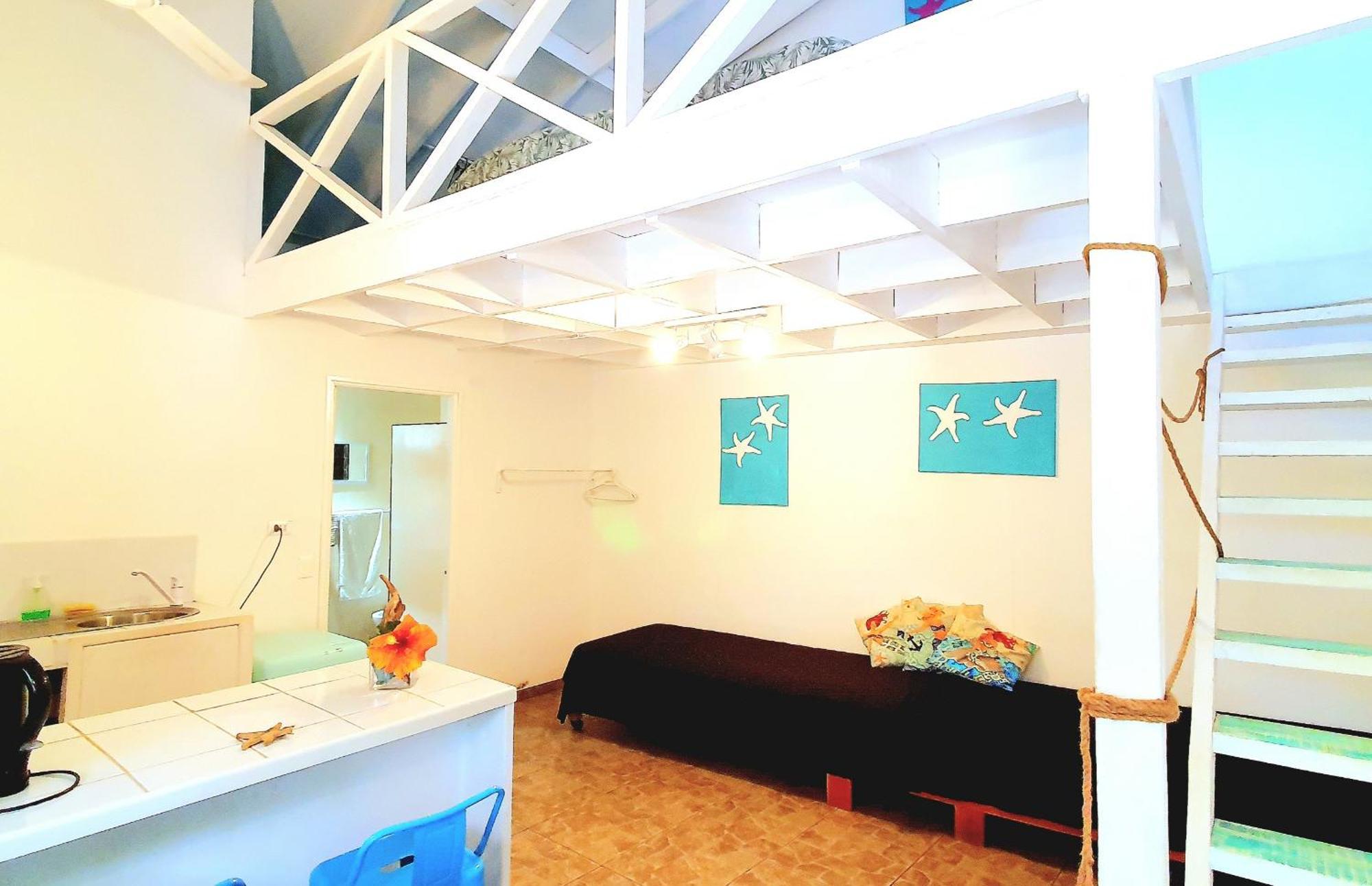 Hotel & Apartments "Chez Hiva" 앙가로아 외부 사진