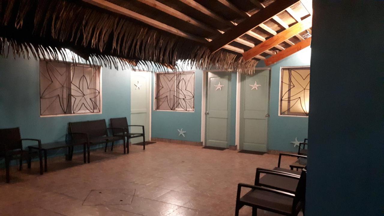 Hotel & Apartments "Chez Hiva" 앙가로아 외부 사진