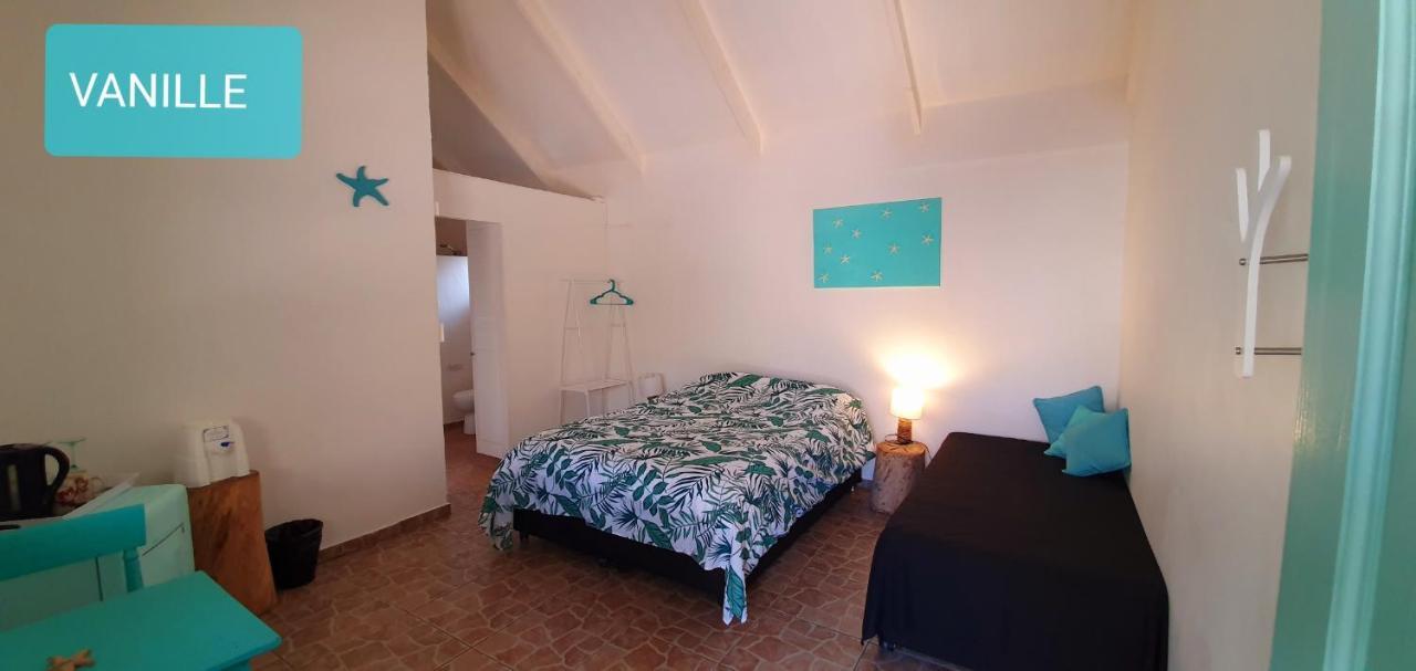 Hotel & Apartments "Chez Hiva" 앙가로아 외부 사진